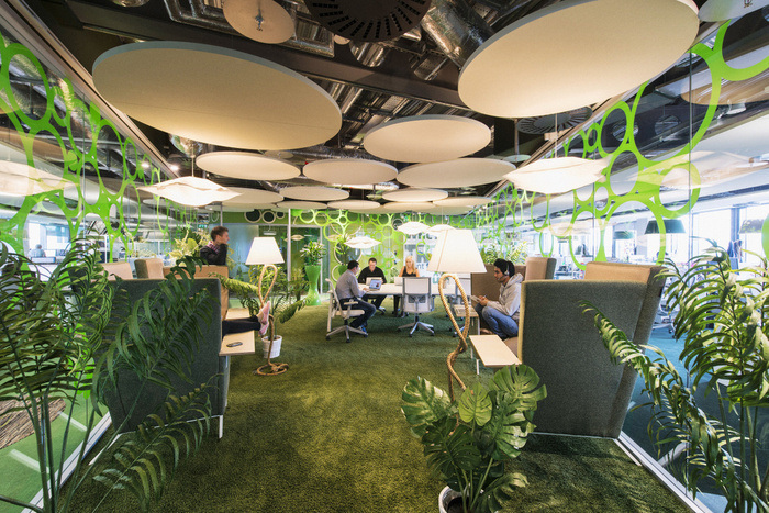 không gian  văn phòng xanh hiện đại, thân thiện môi trường