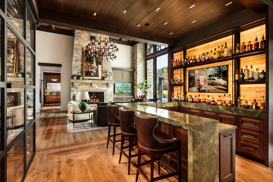 Bỏ túi ngay 4 tips thiết kế quầy bar đơn giản tại gia khi thi công nội thất biệt thự phong cách hiện đại sang trọng