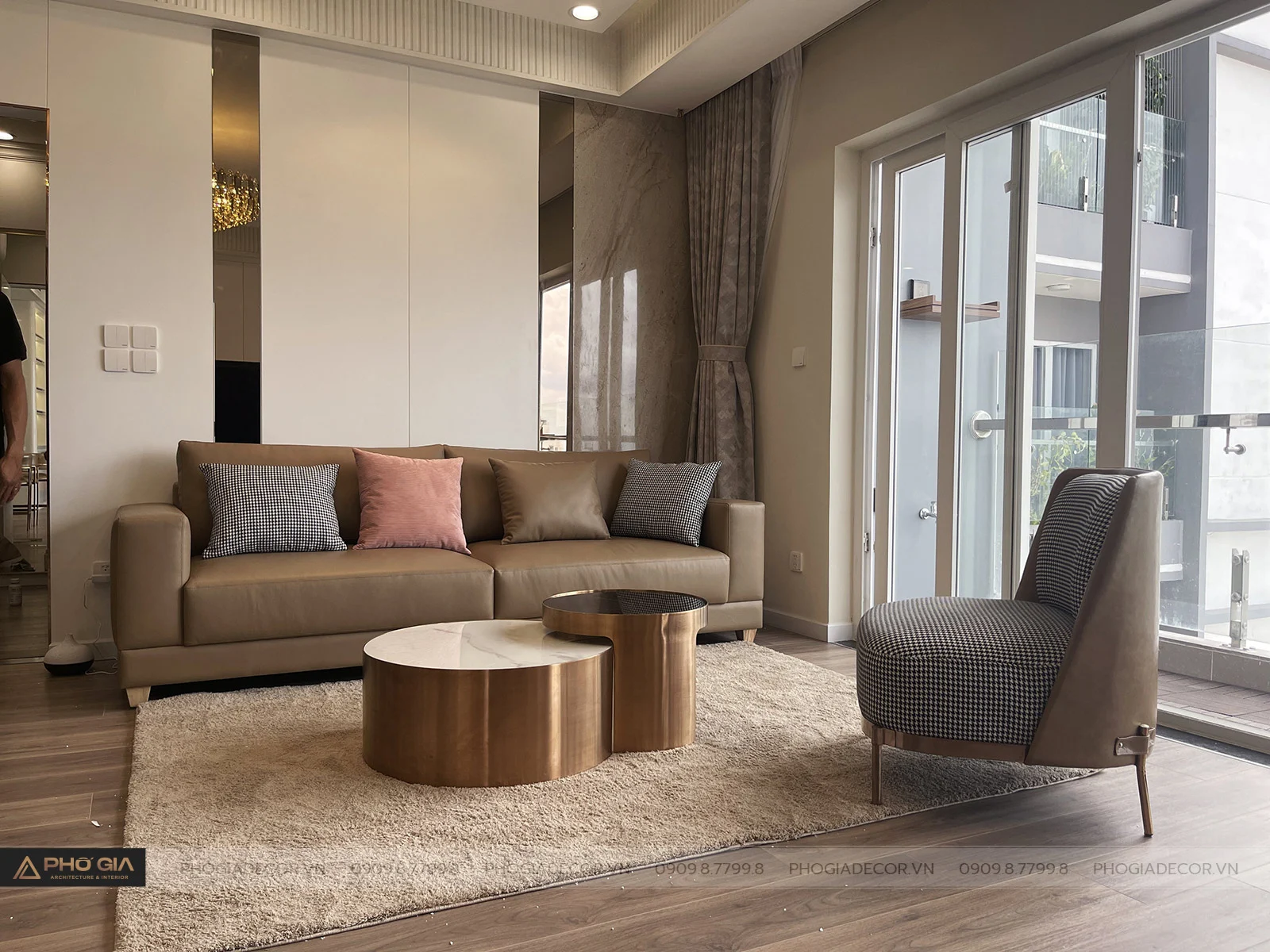 Sofa với chất liệu Da bò 100% mang đến sự sang trọng và êm ái